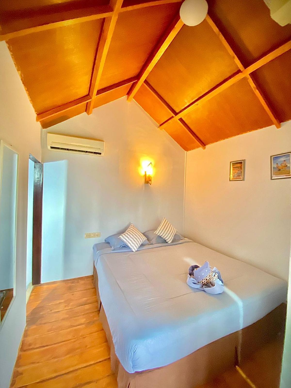Poetri Bungalow & Restaurant Senaru Buitenkant foto